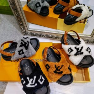 L_V Fur Sandals