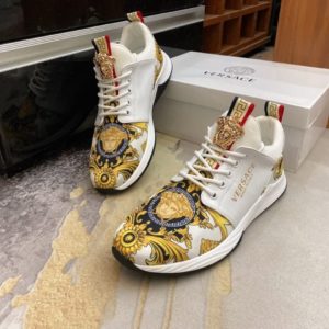 Ver_sace shoes