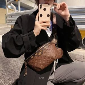 L_V Chest Bag