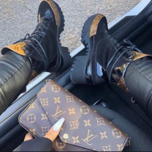 L_V Bag and Boots Matching Set